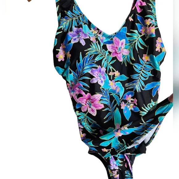 Swimsuits For All Pink Flower Sarong Front One-Piece Suimsuit, Size 16 - Picture 3 of 9